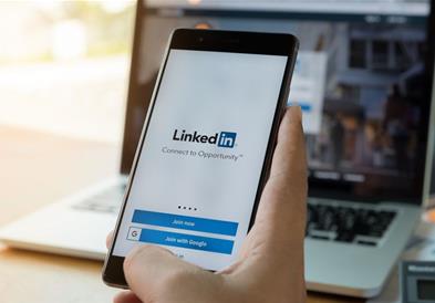 LinkedIn ги користи објавите за обука на вештачка интелигенција, опцијата се исклучува рачно 