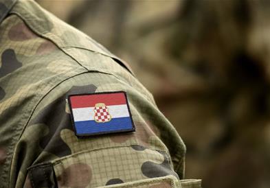 Хрватска го одложи почетокот на задолжителното служење на воениот рок