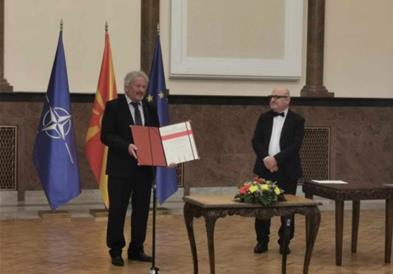 Димоски ја прими наградата „23 Октомври“