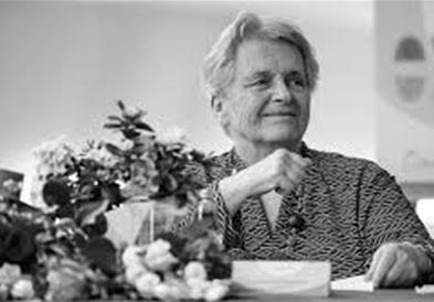 Почина писателката Оливера Николова