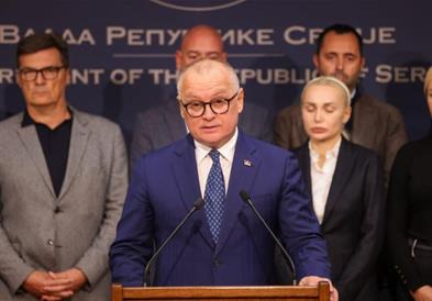Горан Весиќ и официјално ја поднесе оставката во српката Влада