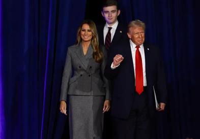 Меланија излезе на сцената со Трамп во комплет од 6.140 евра