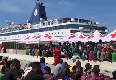 Италијански брод со втора група мигранти отплови за Албанија