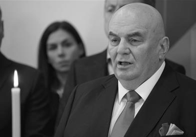 Почина српскиот политичар Драган Марковиќ Палма 