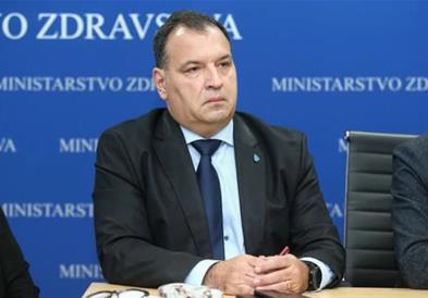 Поранешниот хрватски министер за здравство пуштен од истражен затвор да се брани од слобода