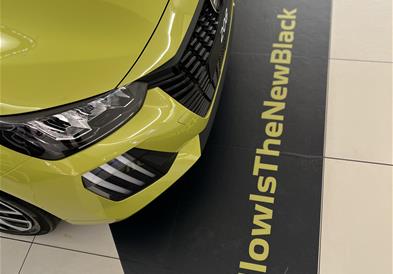 „YELLOW IS THE NEW BLACK“ НОВИОТ 208 ВЕ ОЧЕКУВА ВО СИТИ МОЛ