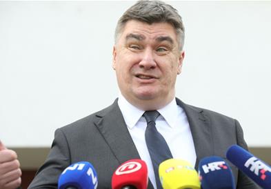 Милановиќ прв поднесе официјална кандидатура за претседателските избори во Хрватска