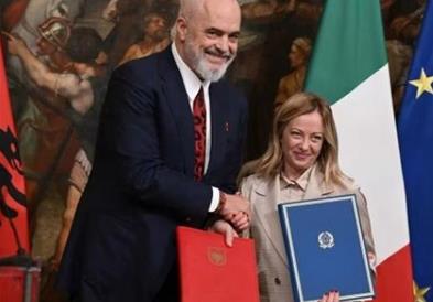 Мелони: Ниту чекор назад, договорот со Албанија за мигрантите ќе функционира