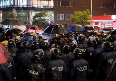 По протестот на опозицијата во Тирана, во притвор седуммина граѓани