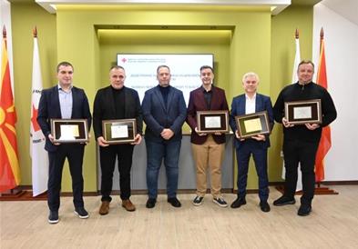 Црвениот крст ги додели признанијата „Златен поддржувач“ и „Сребрен подрджувач˝