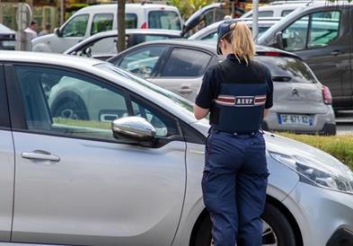 Професор од Франција треба да плати 300.000 евра за сообраќајни прекршоци, иако нема автомобил