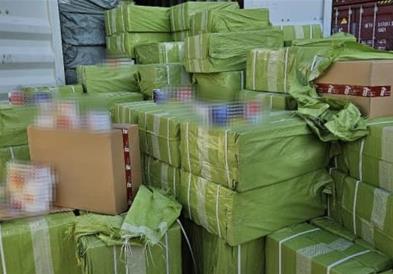 Над девет милиони шверцувани цигари откриени на атинското пристаниште Пиреас