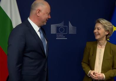 Македонија официјално не била тема на разговор меѓу Желјазков и Фон дер Лајен