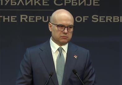 Српскиот премиер Вучевиќ и градоначалникот на Нови Сад Ѓуруќ поднесоа оставки 