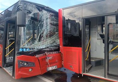 Најмалку 18 повредени во автобуска несреќа во Белград