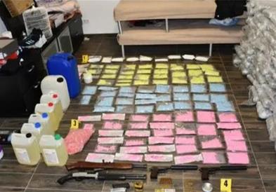 Запленети над 100 килограми дрога во Сараево, уапсен таксист