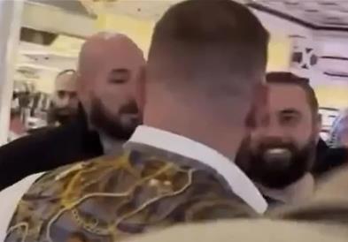 Конор Мекгрегор плукна навивач, кој му дофрлил: Напред Хабиб (ВИДЕО)