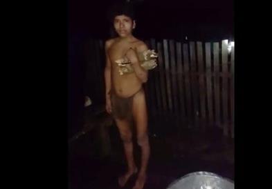 Момче од племе во Амазонија по само 24 часа во цивилизација се врати во џунглата