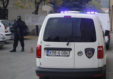 Во куќа во БиХ се најдени 31 дете со хрватски пасоши, меѓу нив и бебиња 