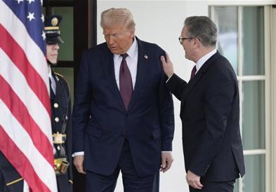 Стармер: Со Трамп разговарав за цврст и чесен мировен договор за Украина