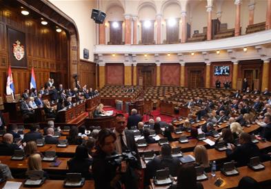 По вчерашниот инцидент опозицијата во Србија со бојкот на денешната собраниска седница 