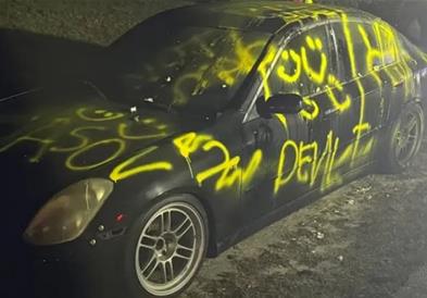 Љубоморна тинејџерка сакала да му го уништи автомобилот на поранешното момче, направила грешка
