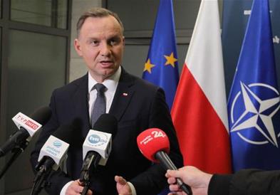 Полската влада го критикува претседателот Дуда дека бара нуклеарно оружје преку медиумите