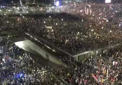 Во Белград се одржа масовен протест „на 15-ти за 15-те“, според МВР имало 107.000 луѓе