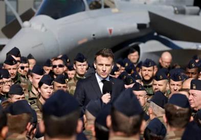 Макрон вети нови 40 авиони Рафал за Франција, а од ЕУ бара да не купуваат авиони од САД