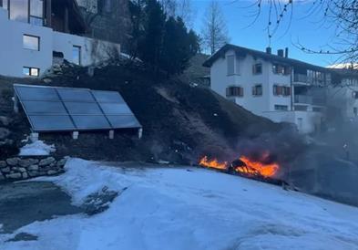 Позната адвокатска двојка загина во пад на мал авион во Швајцарија, со нив бил и синот 