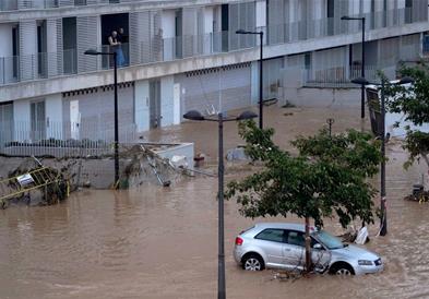 Расте бројот на жртвите во невремето во Шпанија- порој однесе маж и жена додека оделе на работа