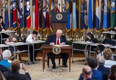 Трамп потпиша извршна наредба за затворање на Министерството за образование