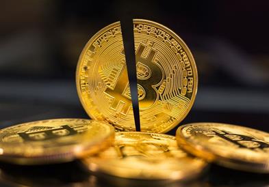 Биткоинот драстично падна под 75.000 долари- дел од берзите воведуваат вонредна состојба 