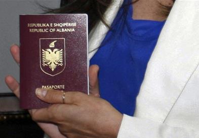 Албанија привремено ги укина визите за државјани на пет земји за туристички цели