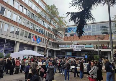 Продолжува блокадата на РТС