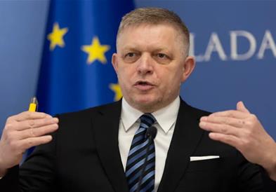 Фицо одлета за Москва и покрај предупредувањата од Брисел 