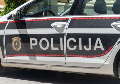 Детонација во Сараево: Експлозивна направа оштети станбен објект и автомобил 