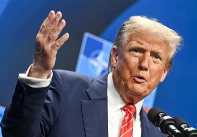 Трамп: Спречивме судир меѓу Србија и Косово, Србите сакаа да започнат (ВИДЕО)