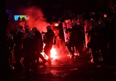 Десетици приведени и повредени по синоќешниот протест во Белград- Вучиќ: Србија победи