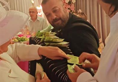 Фото: На свадбата на Зорица Брунцлик и Кемиш музикантите добија „брдо“ бакшиш