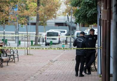 Хаос во Измир: Убиени се двајца полицајци во напад на полициска станица (ВИДЕО)