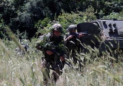 Српскиот министер за одбрана најави задолжителен воен рок од почетокот на 2026 година