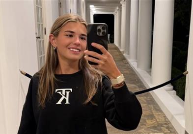 18- годишната внука на Трамп почна свој бизнис- продава маици за 120 евра (ВИДЕО)