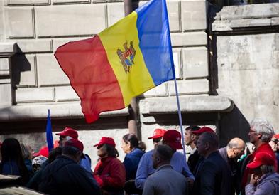 Молдавија денеска на историски избори- мртва трка меѓу проевропскиот и прорускиот блок 