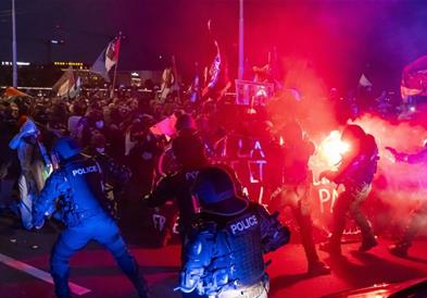 Солзавец и водени топови на пропалестинските протести во Швајцарија, има повредени полицајци 