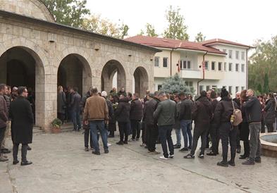 Последен поздрав за Панчо од ДНК, свеќа запалија и неговите колеги и фановите