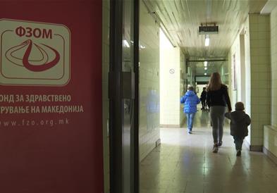 Вируси ги преполнија педијатриските ординации, лекарите предупредуваат да не се земаат антибиотици