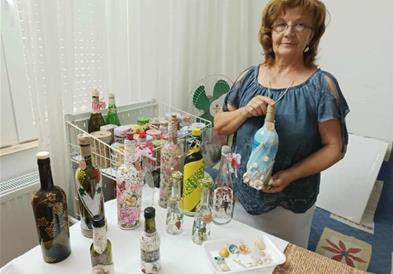 Ленче им дава душа на старите стаклени предмети