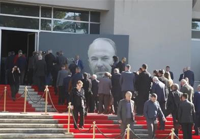 Оддадена последна почит на поранешниот албански премиер Фатос Нано