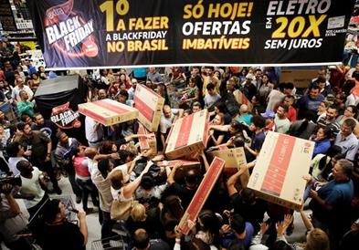 Рекордна потрошувачка од 8,6 милијарди долари во САД за „црн петок“, бројката не е конечна